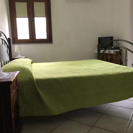 Affittacamere Peonia Oliena Εξωτερικό φωτογραφία