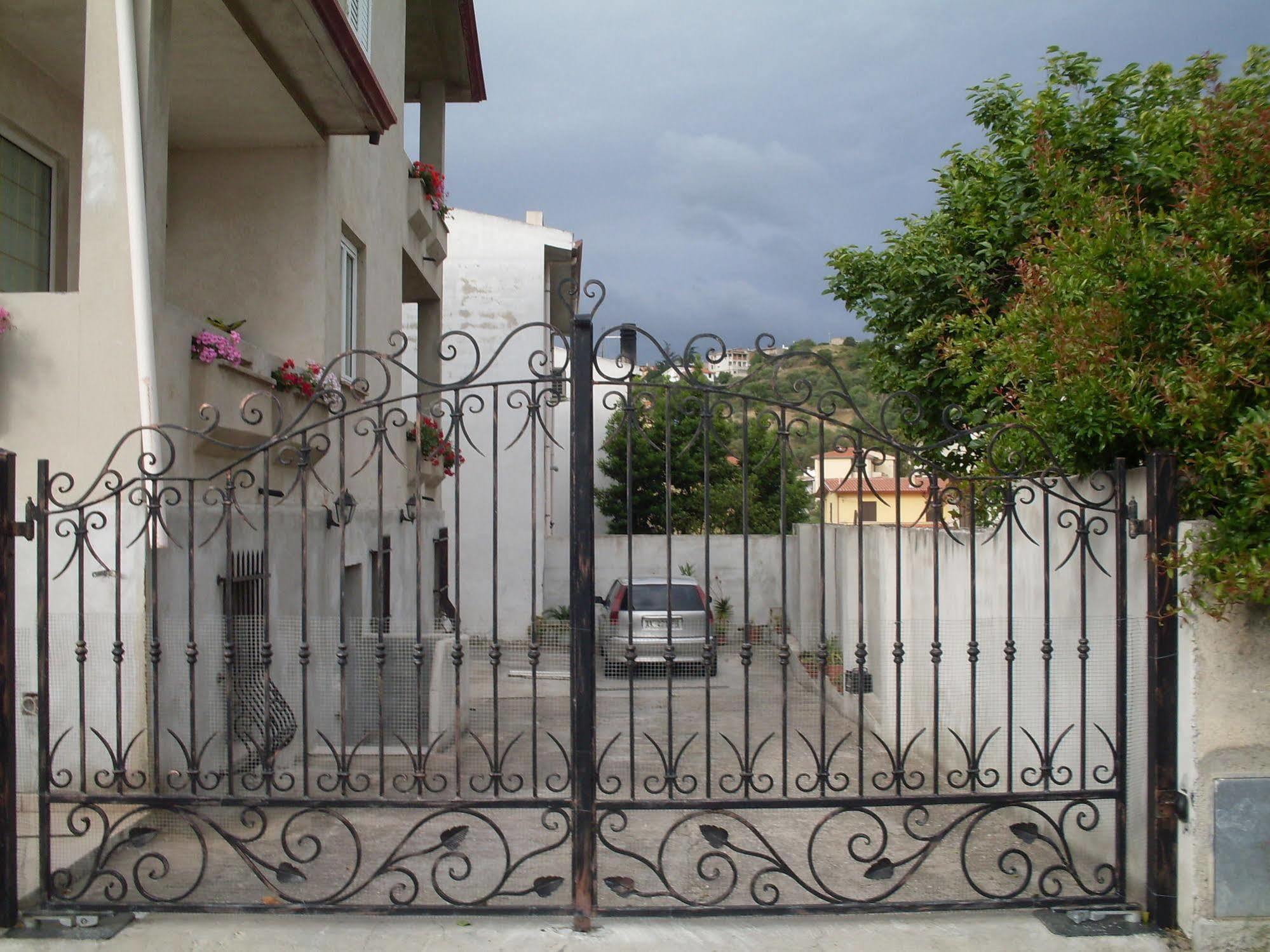 Affittacamere Peonia Oliena Εξωτερικό φωτογραφία